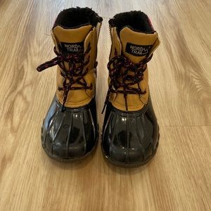 NordTrail little girls size 13 winter boots